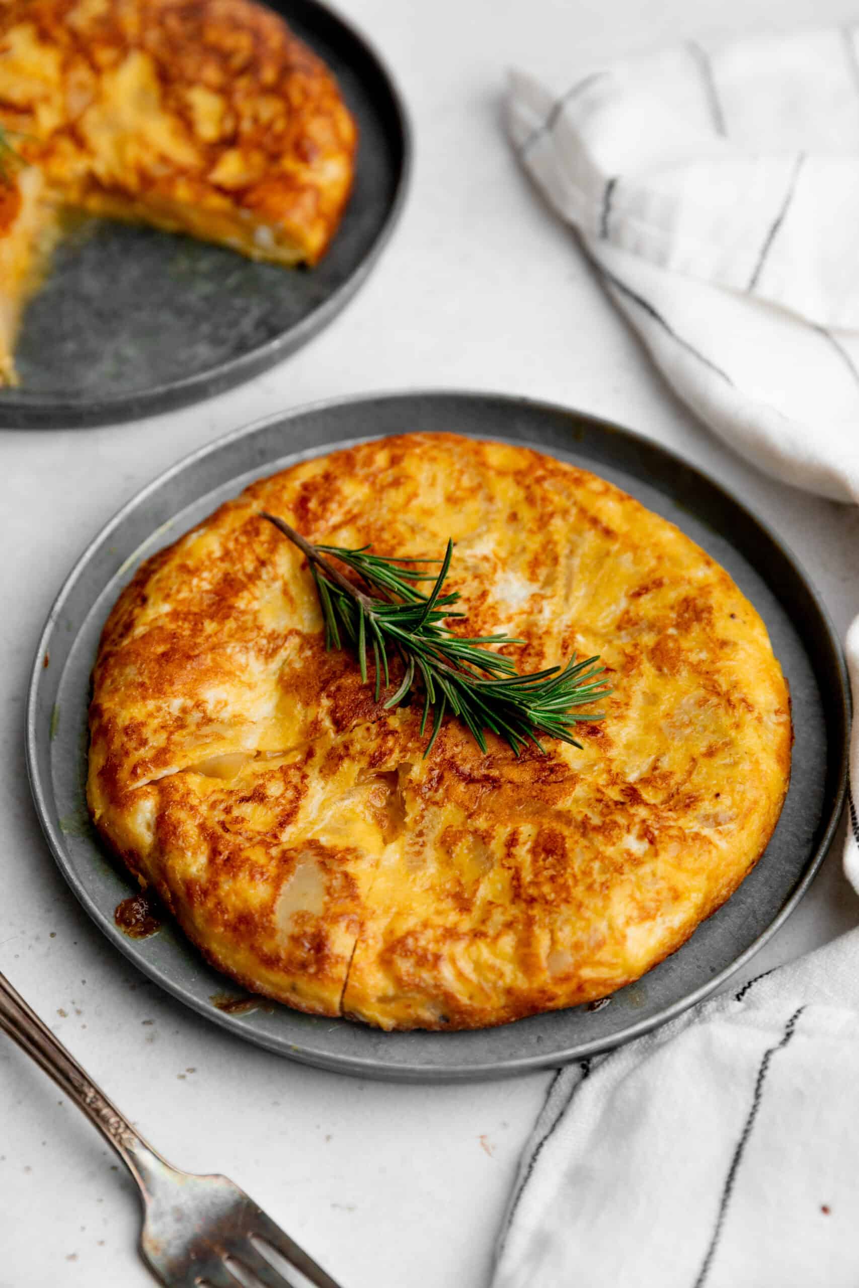 Tortilla española de papa y cebolla (tortilla de patatas)