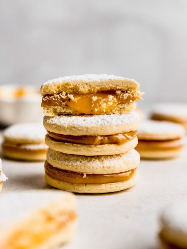 Alfajores de maicena con maracuyá