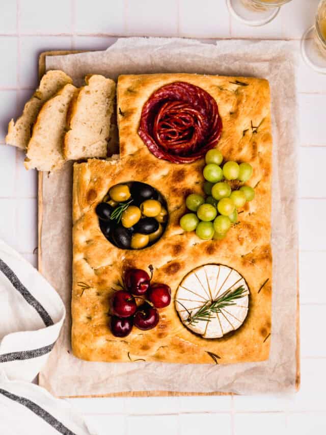 Focaccia como tabla para quesos