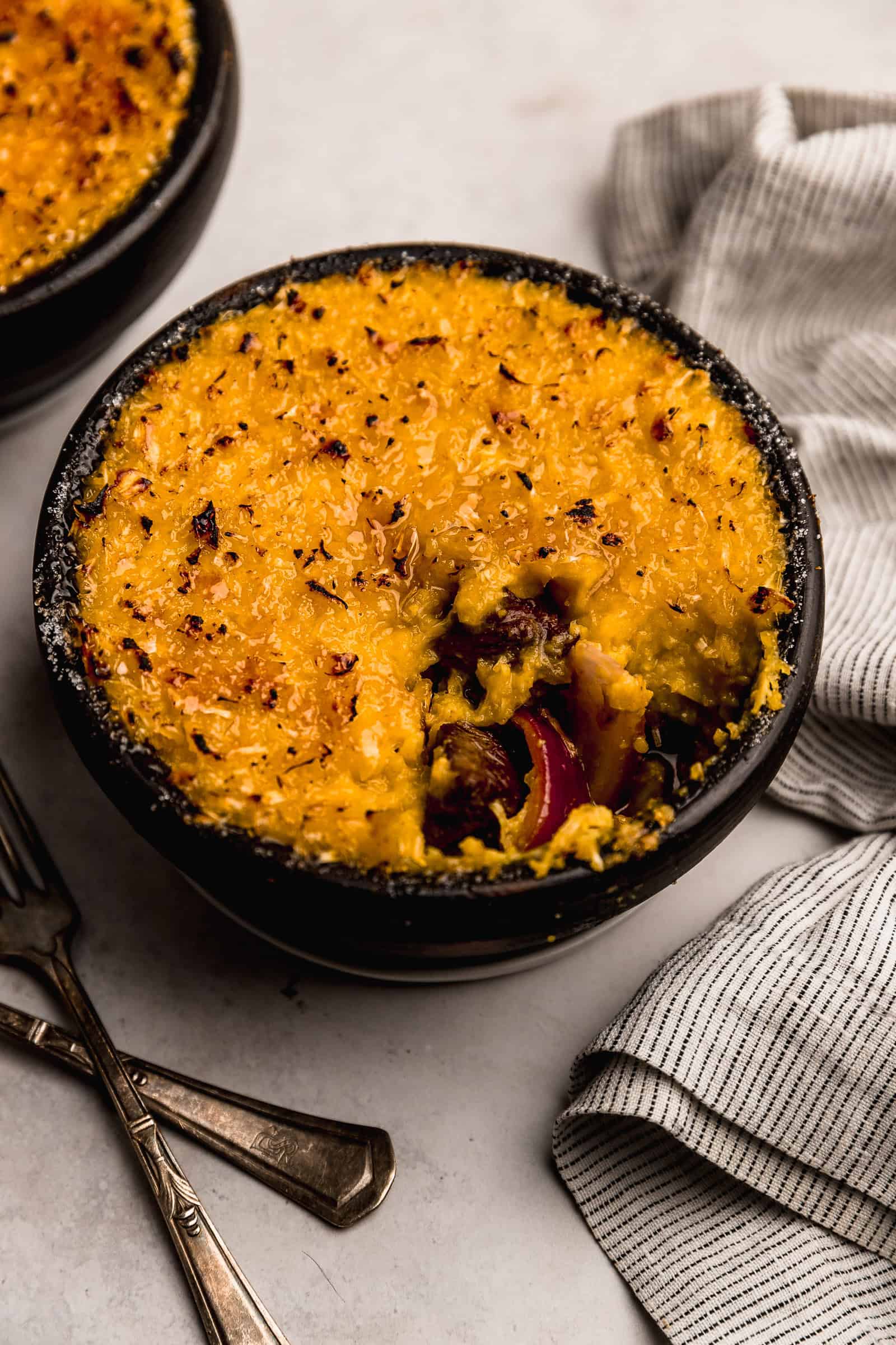 Pastel de choclo con lomo saltado