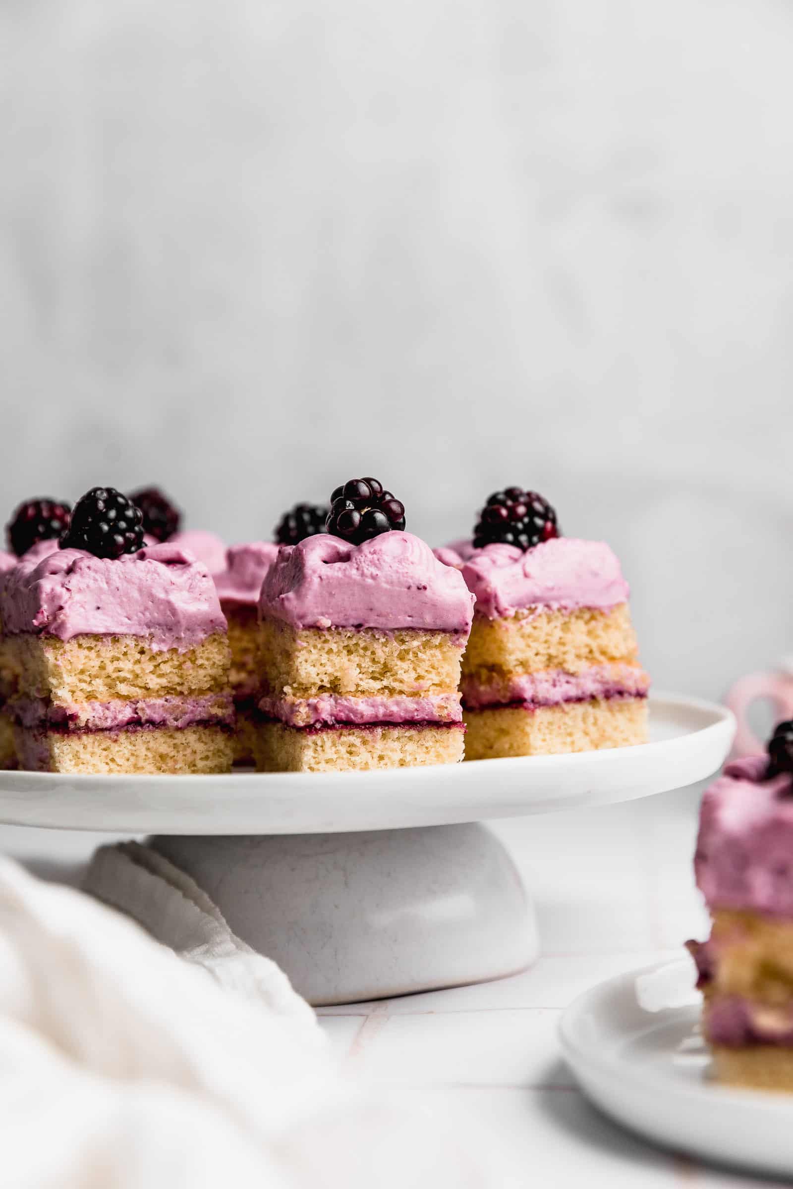 Petir four de frutos rojos