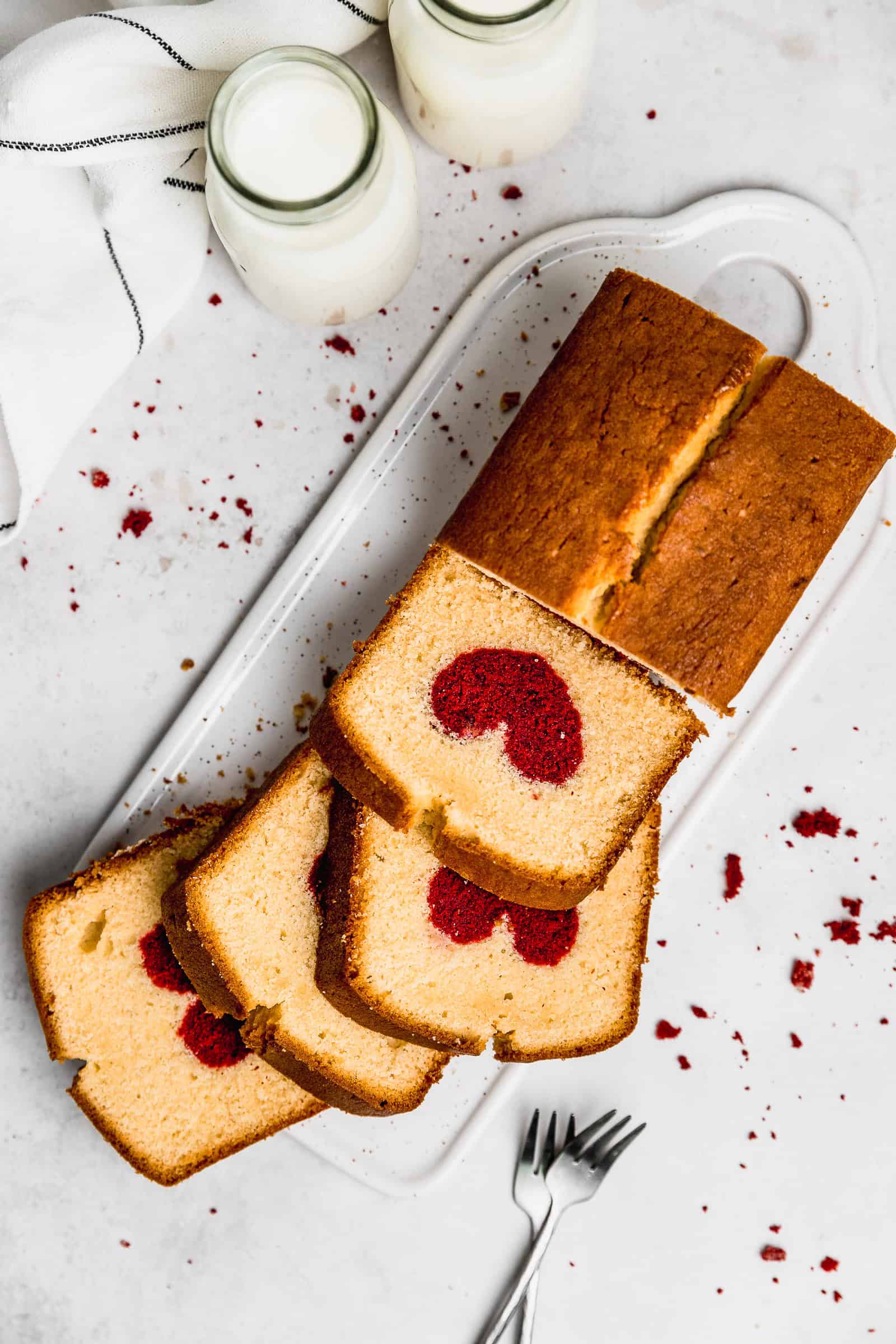 Queque con corazón al centro (centro sorpresa)