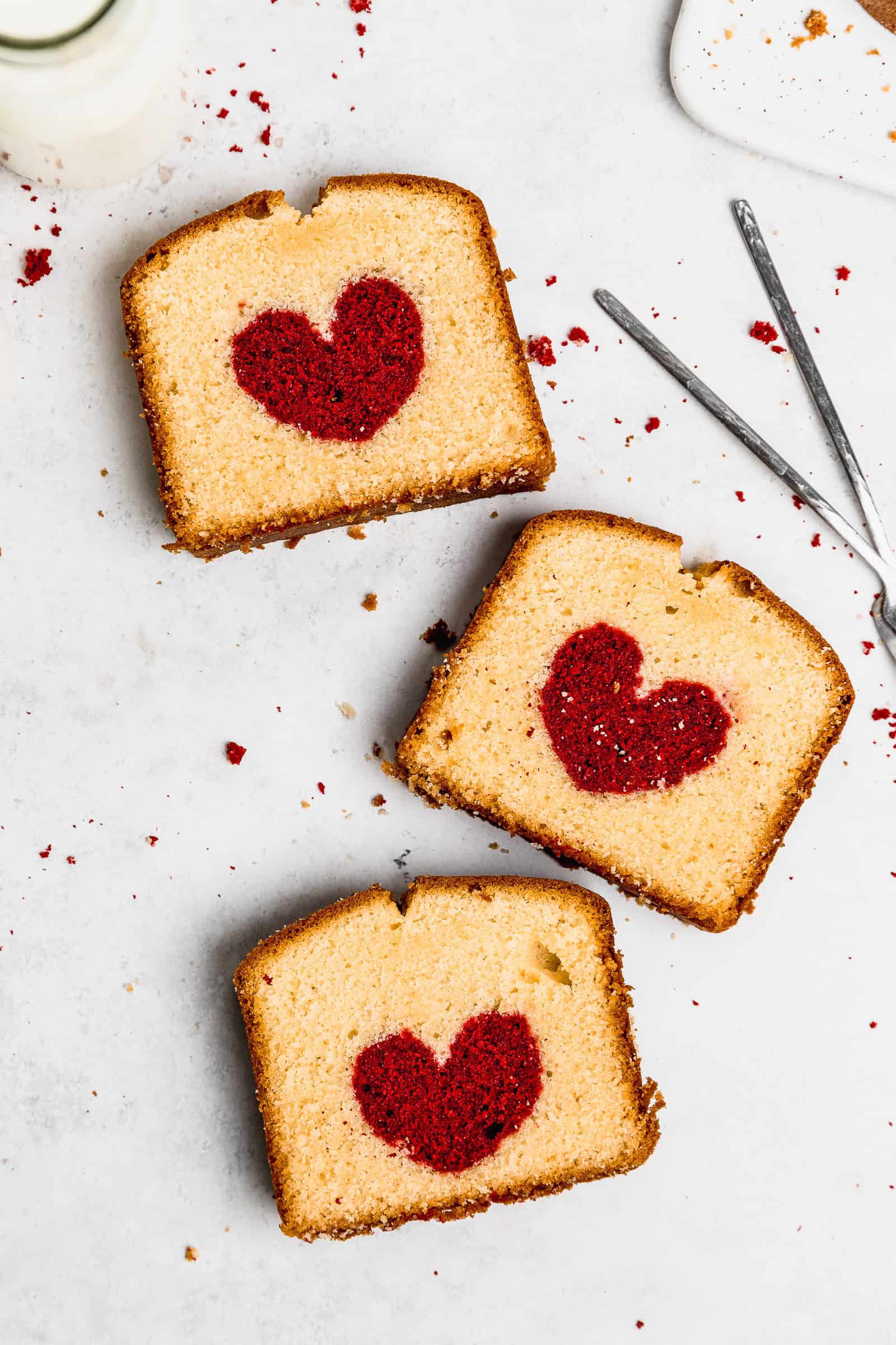 Queque con corazón al centro (centro sorpresa)