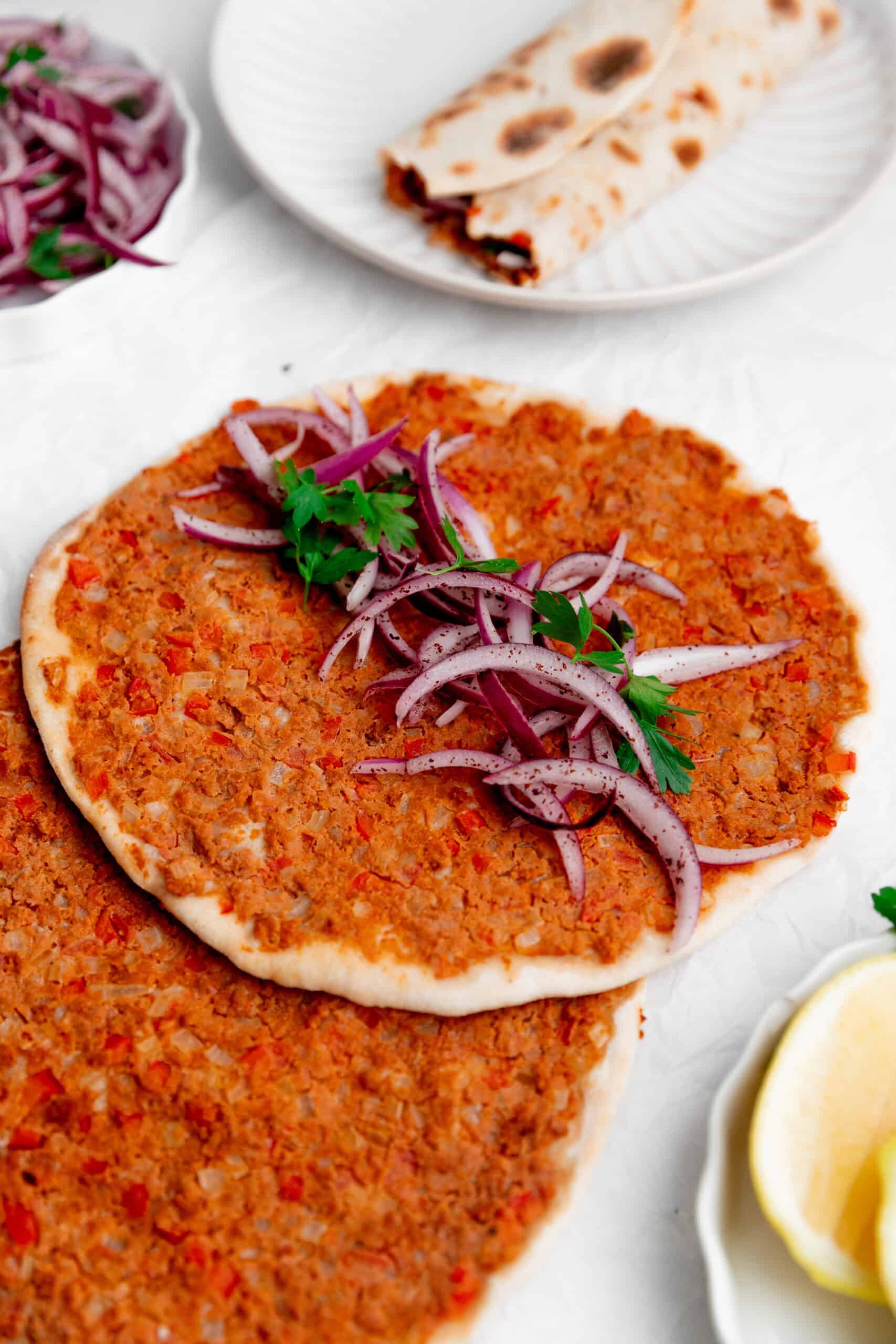 Lahmacun o lemeyun (pizza turca de carne)