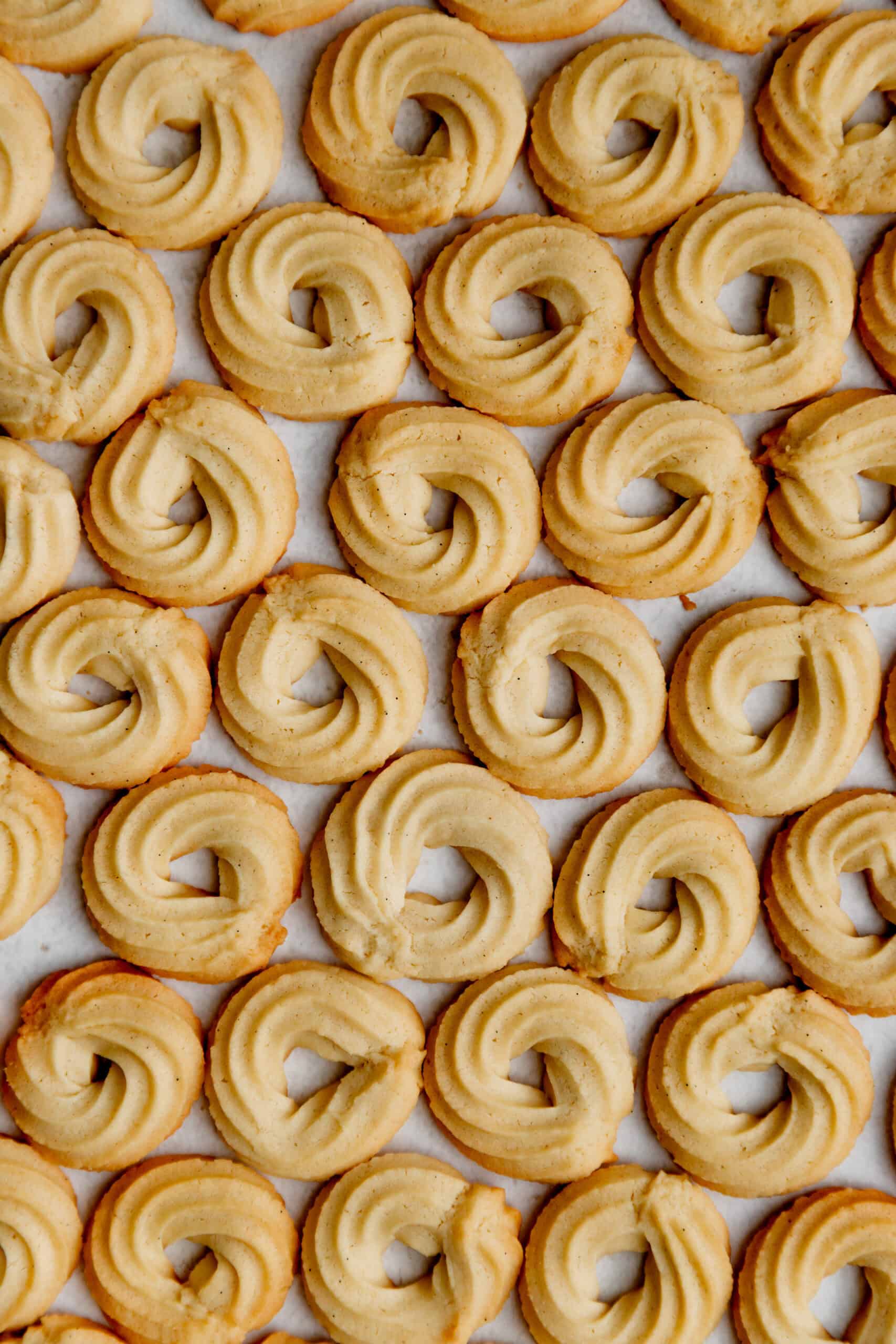 galletas de mantequilla con manga perfectas recien horneadas