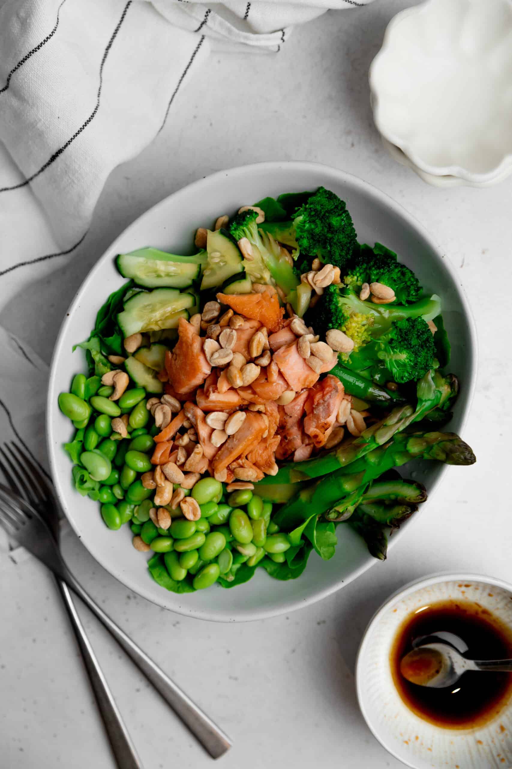 Ensalada verde con salmón